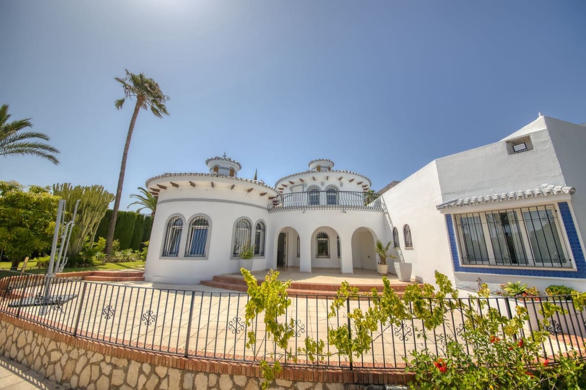 4 chambre Villa/Maison à vendre à Benalmadena avec piscine - 1 250 000 € (Ref: 9647690)