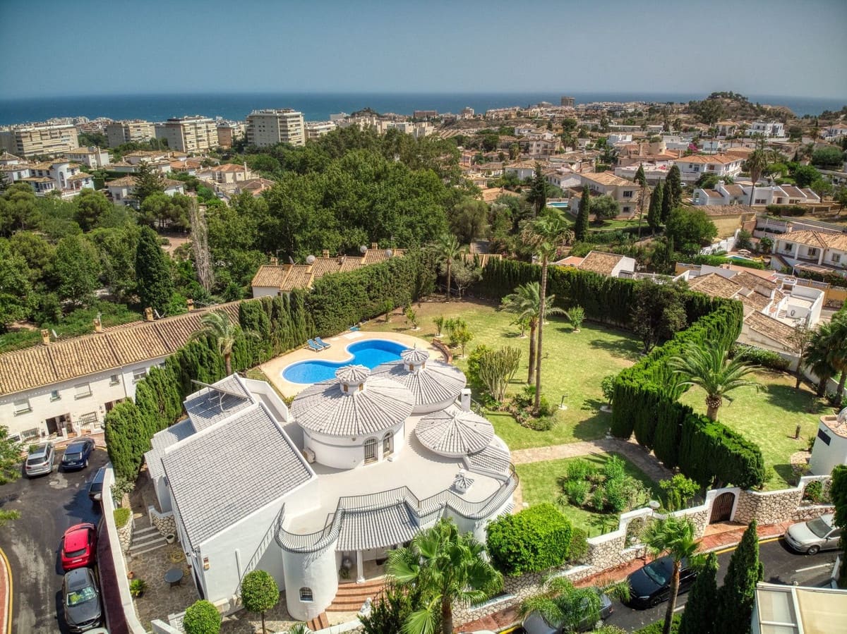4 chambre Villa/Maison à vendre à Benalmadena avec piscine - 1 250 000 € (Ref: 9647690)
