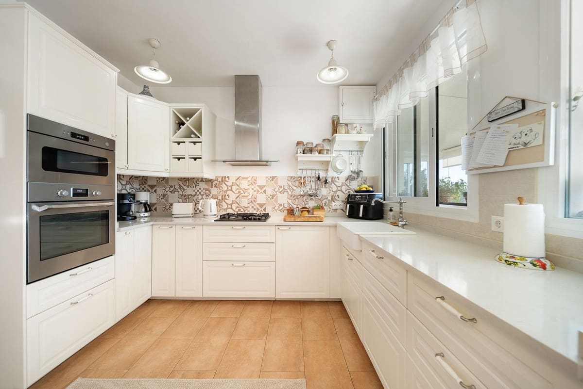 3 bedroom Villa for sale in Benalmadena - € 665,000 (Ref: 9647692)