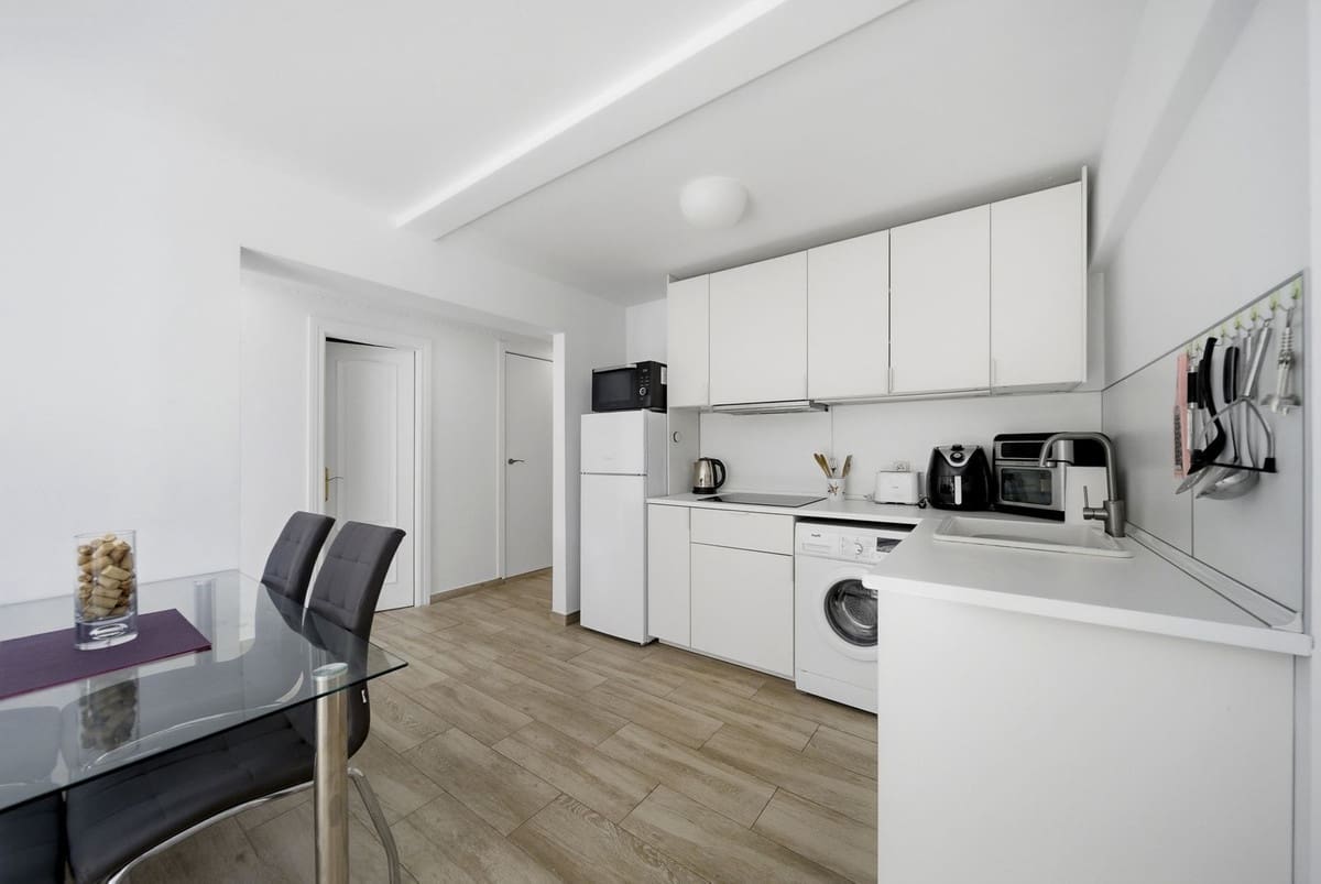 1 soverom Leilighet til salgs i Benalmadena Costa med svømmebasseng - € 215 000 (Ref: 9735150)