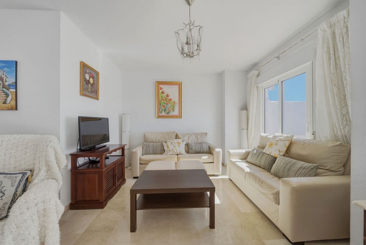 1 bedroom Penthouse for sale in Benalmadena Costa with pool - € 290,000 (Ref: 9741484)