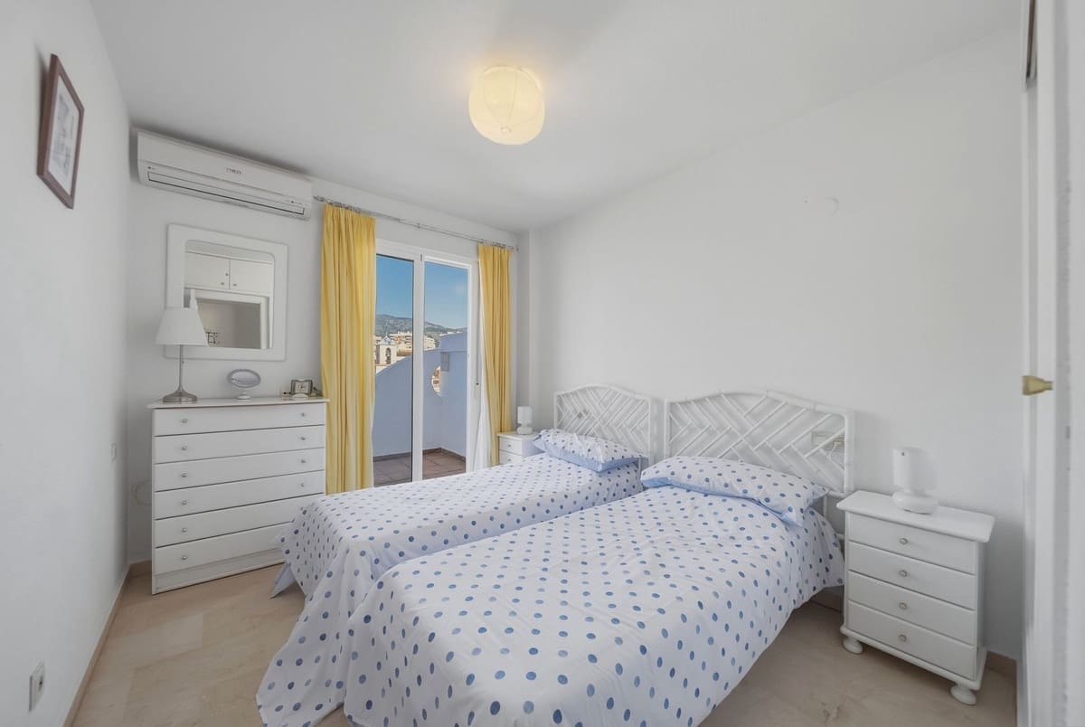 1 bedroom Penthouse for sale in Benalmadena Costa with pool - € 290,000 (Ref: 9741484)