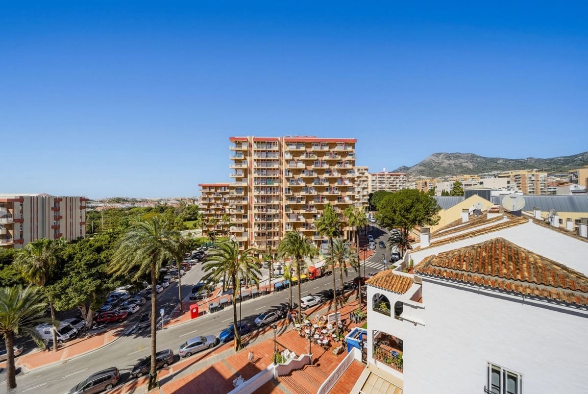1 bedroom Penthouse for sale in Benalmadena Costa with pool - € 290,000 (Ref: 9741484)