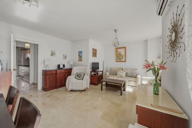 1 soveværelse Penthouse til salg i Benalmadena Costa, Benalmádena med swimmingpool - € 290.000 (Ref: 9741484)