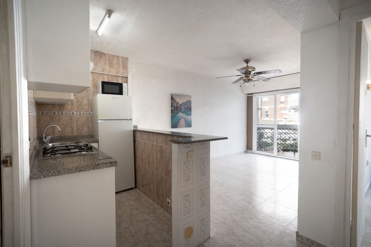 2 sovrum Lägenhet till salu i Benalmadena Costa med pool - 207 000 € (Ref: 9955658)