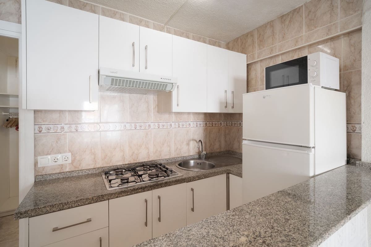 2 sovrum Lägenhet till salu i Benalmadena Costa med pool - 207 000 € (Ref: 9955658)
