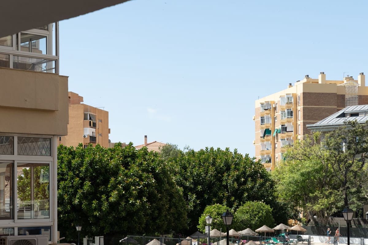 2 sovrum Lägenhet till salu i Benalmadena Costa med pool - 207 000 € (Ref: 9955658)