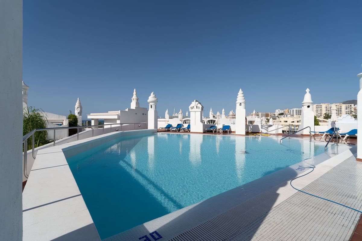 3 soverom Penthouse til salgs i Benalmadena Costa med svømmebasseng - € 745 000 (Ref: 9984341)