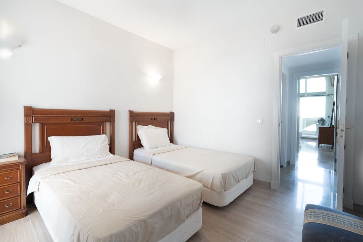 3 soverom Penthouse til salgs i Benalmadena Costa med svømmebasseng - € 745 000 (Ref: 9984341)