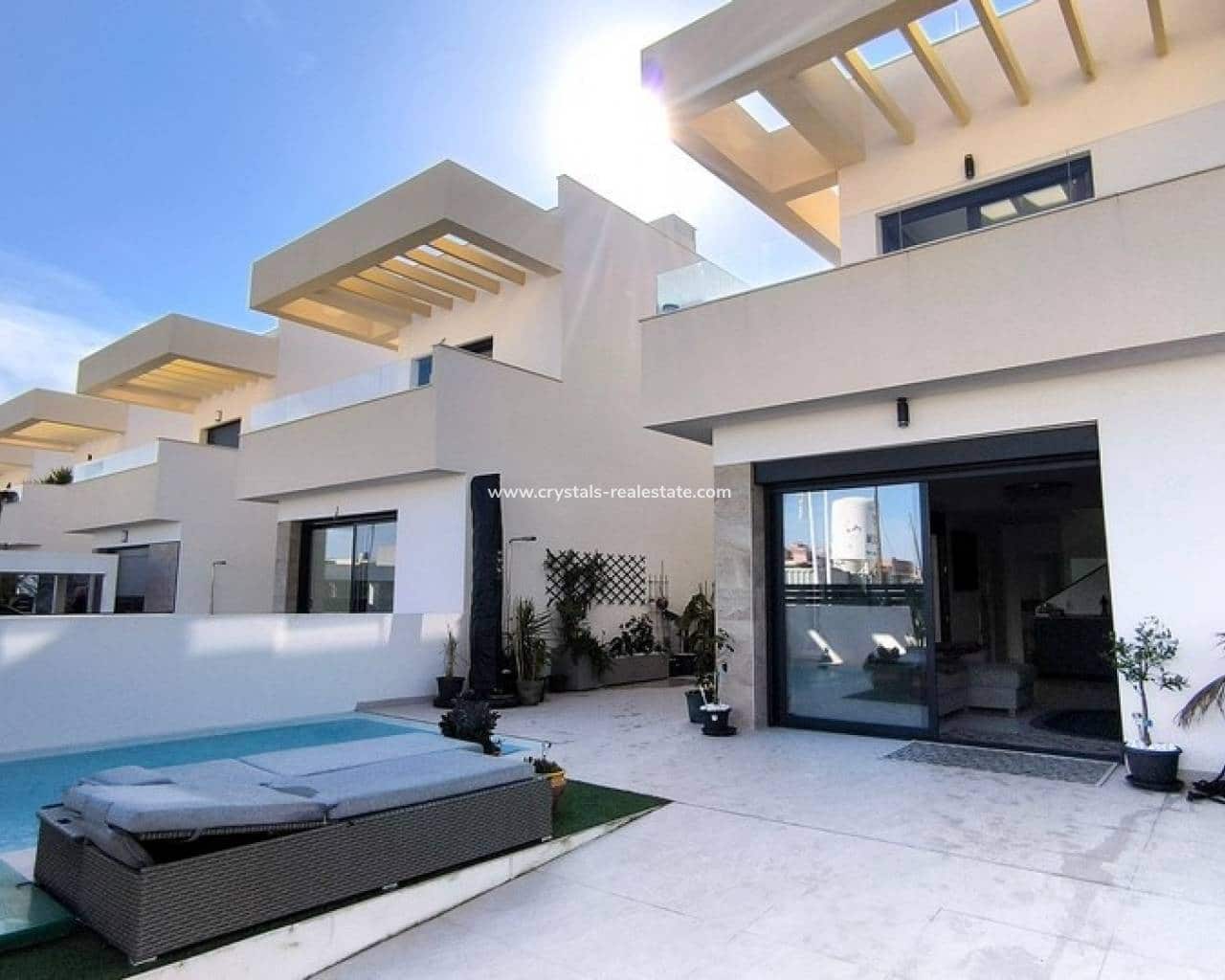 3 soverom Villa til salgs i Los Montesinos med svømmebasseng garasje - € 369 000 (Ref: 10175639)