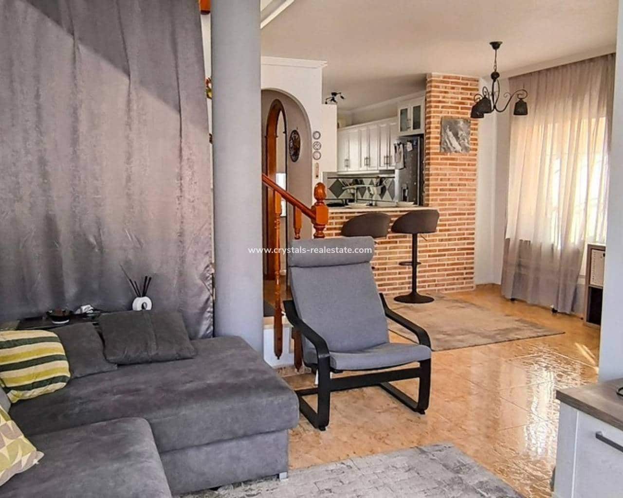 Chalet de 2 habitaciones en El Raso en venta con piscina - 275.000 € (Ref: 10175640)