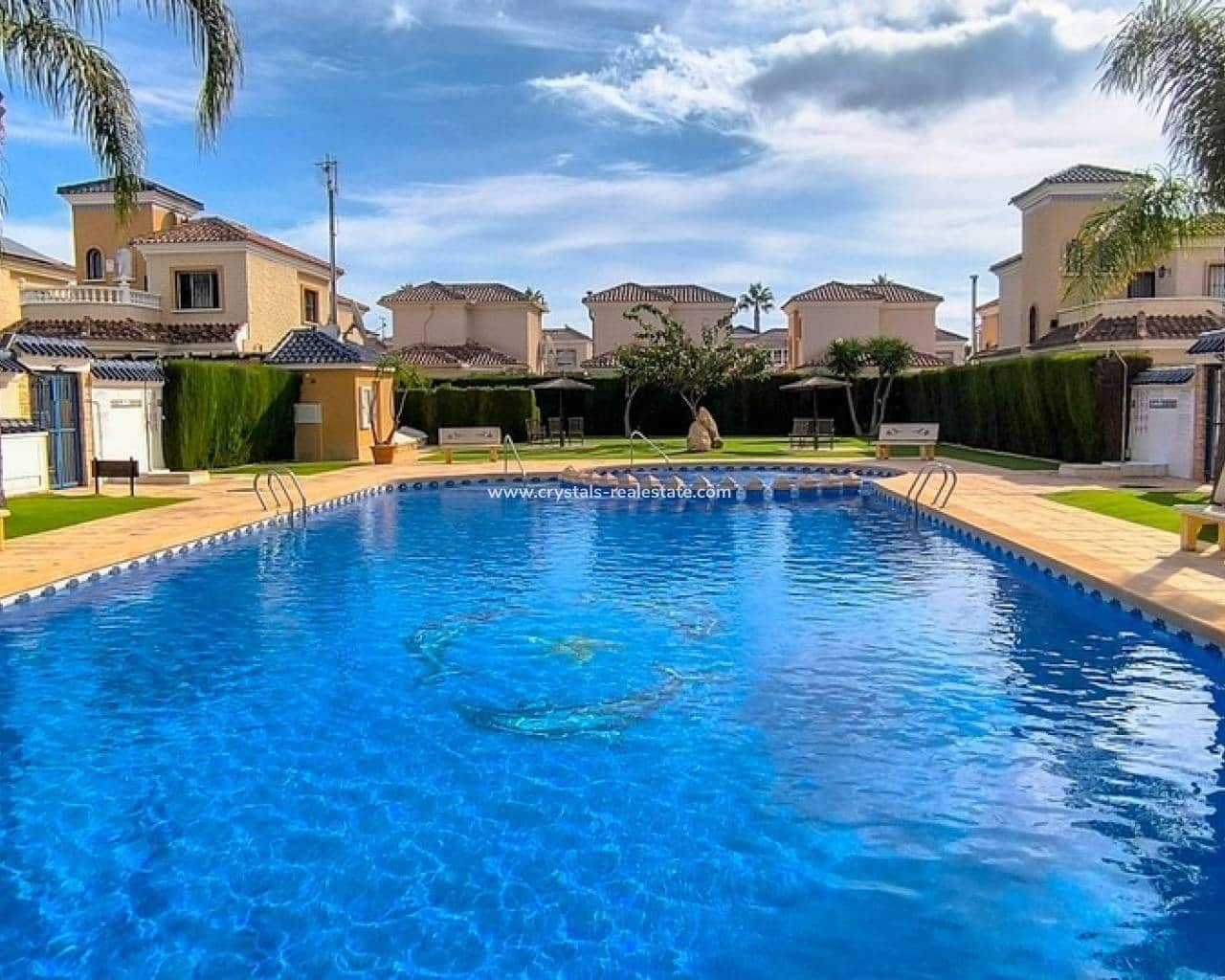 Chalet de 2 habitaciones en El Raso en venta con piscina - 275.000 € (Ref: 10175640)