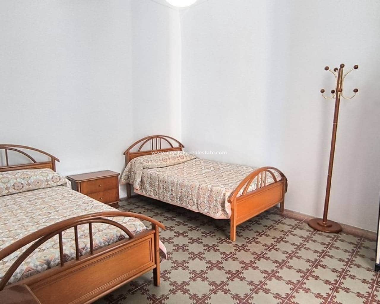 5 bedroom Townhouse for sale in Rojales with garage - € 210,000 (Ref: 8018231)