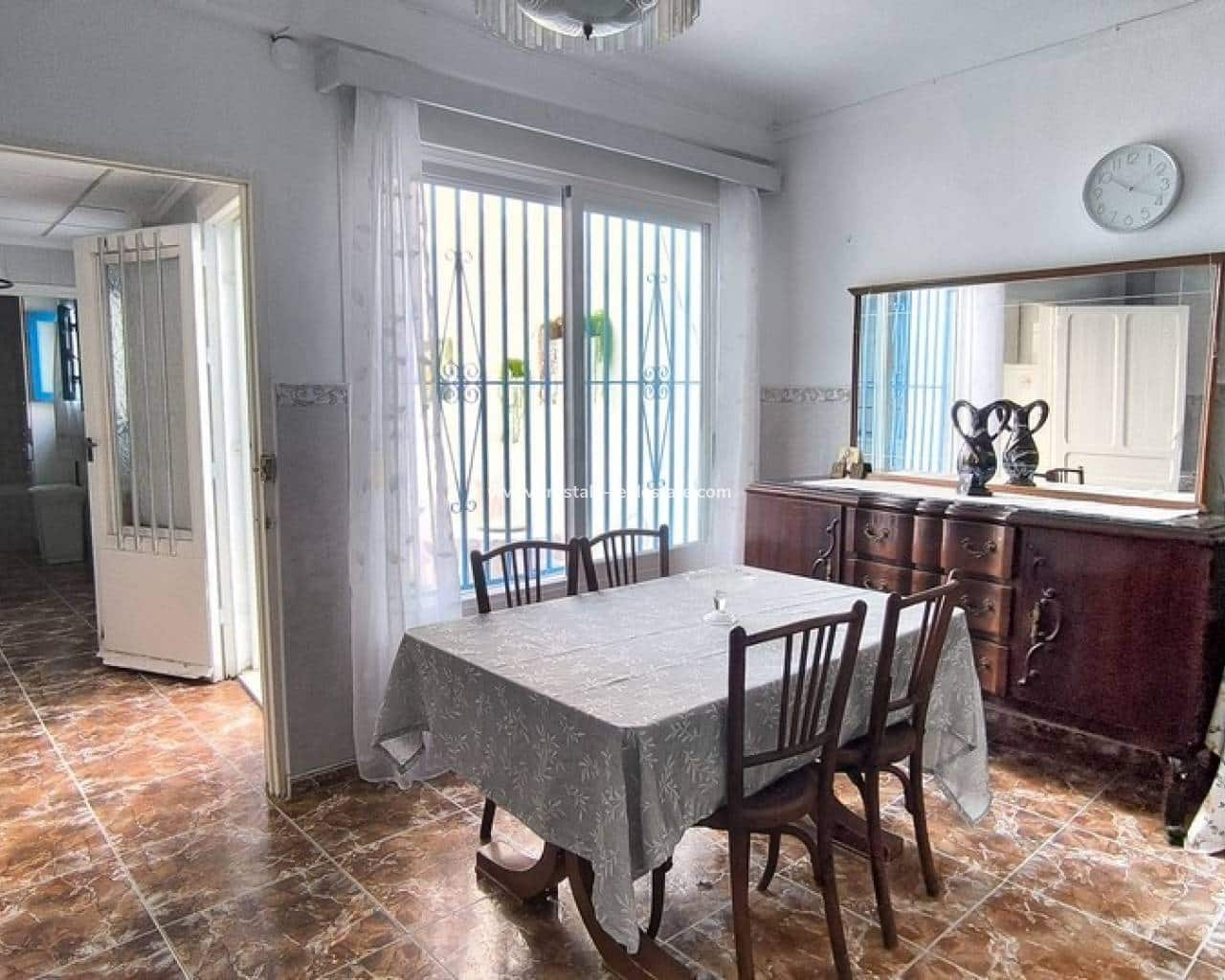5 bedroom Townhouse for sale in Rojales with garage - € 210,000 (Ref: 8018231)