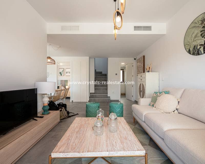 2 soveværelse Villa til salg i Villamartin med swimmingpool - € 275.000 (Ref: 8151705)