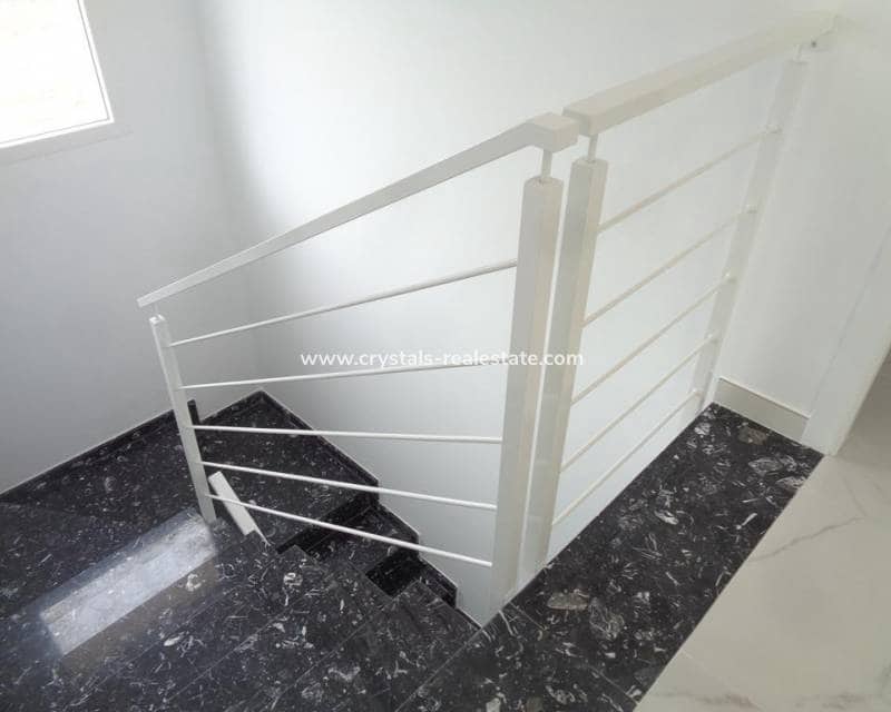 Chalet de 4 habitaciones en Pinoso en venta con piscina - 423.000 € (Ref: 8845701)