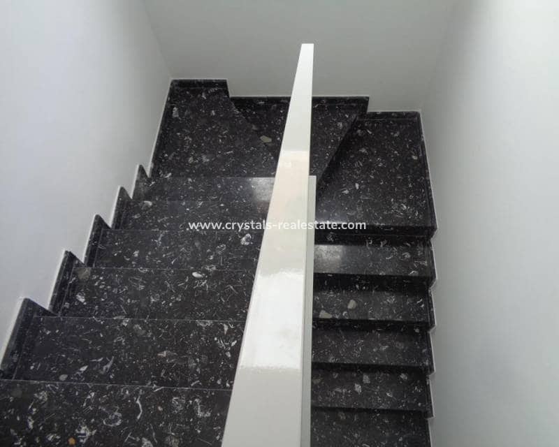 Chalet de 4 habitaciones en Pinoso en venta con piscina - 423.000 € (Ref: 8845701)