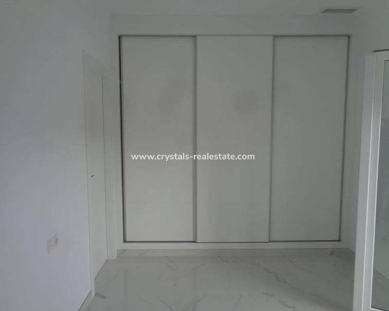 Chalet de 4 habitaciones en Pinoso en venta con piscina - 423.000 € (Ref: 8845701)