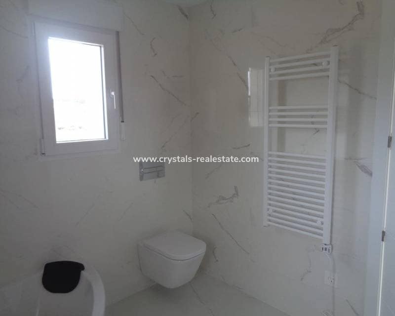 Chalet de 4 habitaciones en Pinoso en venta con piscina - 423.000 € (Ref: 8845701)