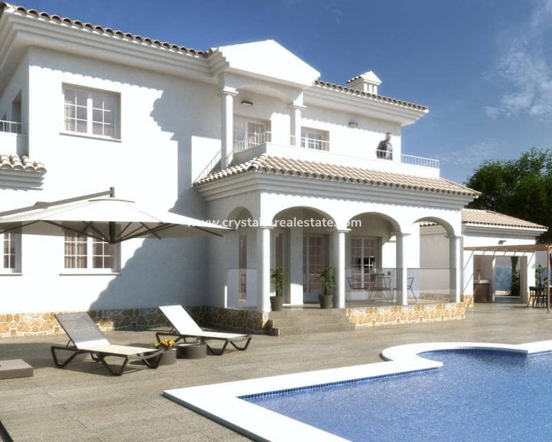 Chalet de 4 habitaciones en Pinoso en venta con piscina - 423.000 € (Ref: 8845701)