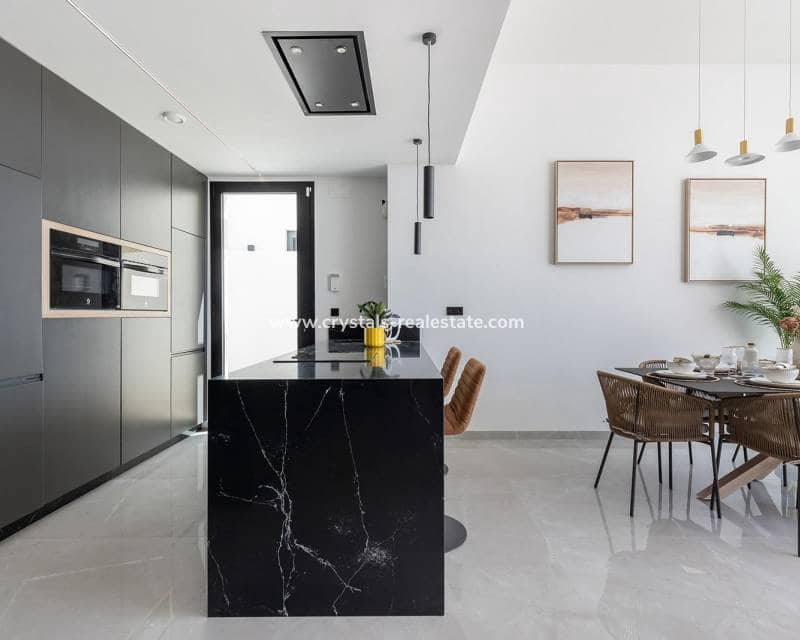 3 Zimmer Villa zu verkaufen in Los Balcones mit Pool - 700.000 € (Ref: 8846027)