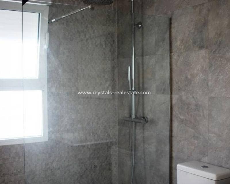 Chalet de 3 habitaciones en La Romana en venta con piscina - 345.000 € (Ref: 8846035)