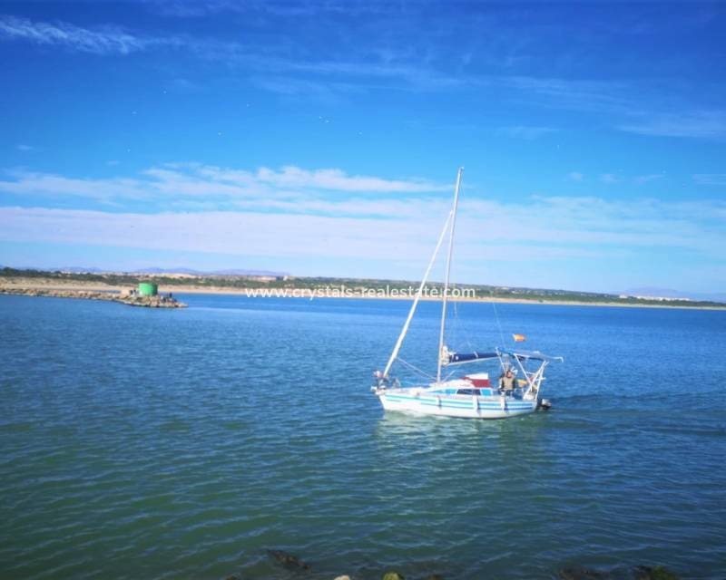 2 chambre Appartement à vendre à Torrevieja avec piscine - 130 000 € (Ref: 9216164)