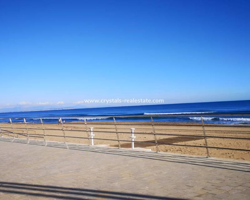 2 chambre Appartement à vendre à Torrevieja avec piscine - 130 000 € (Ref: 9216164)