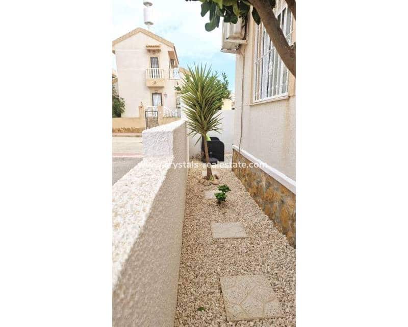 Chalet de 3 habitaciones en Ciudad Quesada en venta con piscina - 187.000 € (Ref: 9216166)