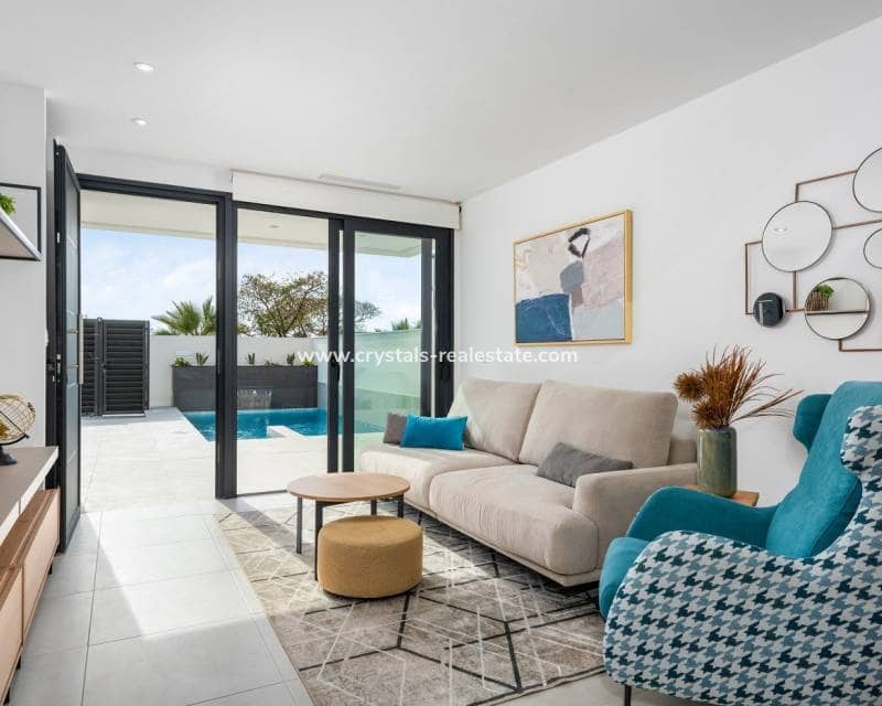 3 soveværelse Villa til salg i Benijofar med swimmingpool - € 359.900 (Ref: 9216501)