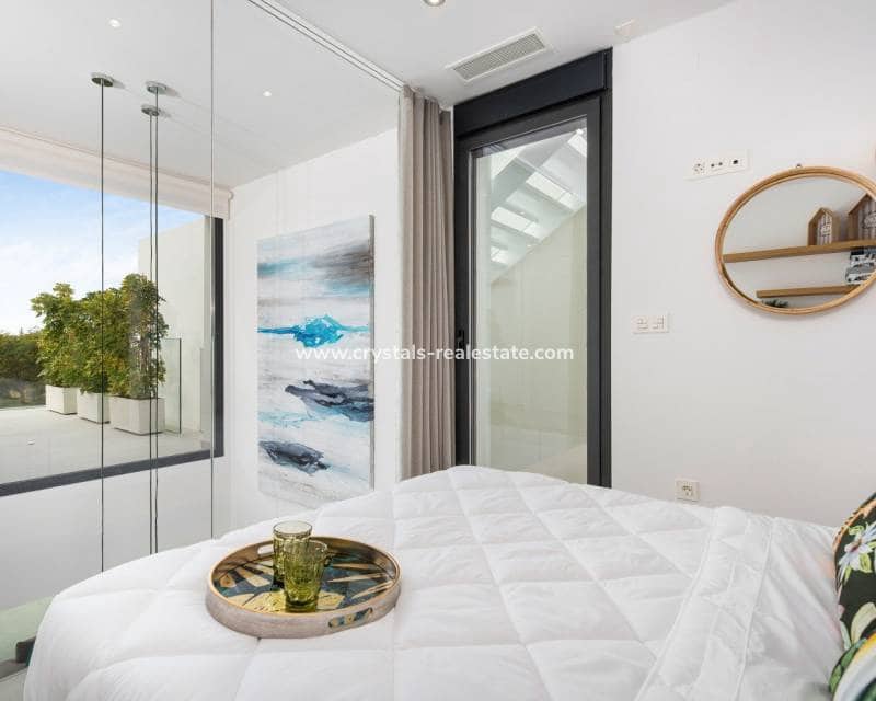 3 soveværelse Villa til salg i Benijofar med swimmingpool - € 359.900 (Ref: 9216501)