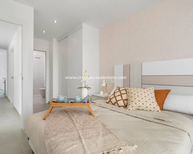 3 soveværelse Villa til salg i Benijofar med swimmingpool - € 359.900 (Ref: 9216501)