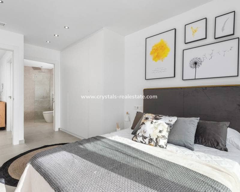 3 soveværelse Villa til salg i Benijofar med swimmingpool - € 359.900 (Ref: 9216501)