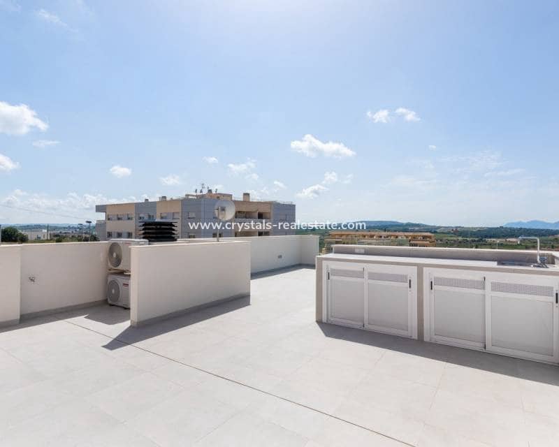 3 soveværelse Villa til salg i Benijofar med swimmingpool - € 359.900 (Ref: 9216501)