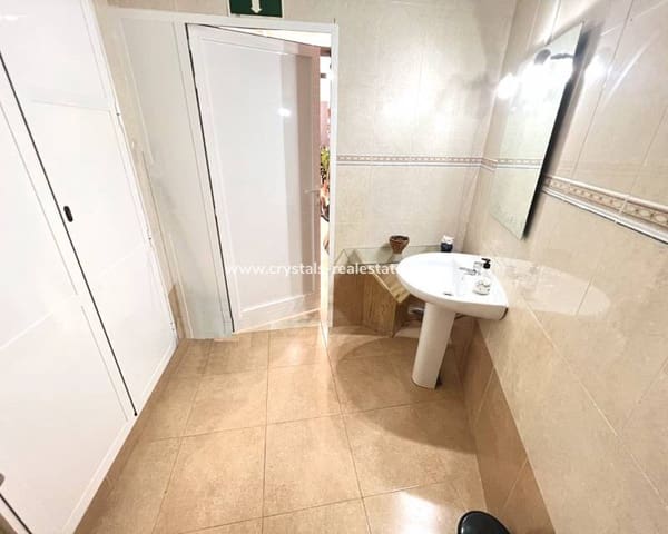 Kaupallinen myytävänä paikassa Zona Pueblo, Guardamar del Segura - 99 000 € (Ref: 9578996)