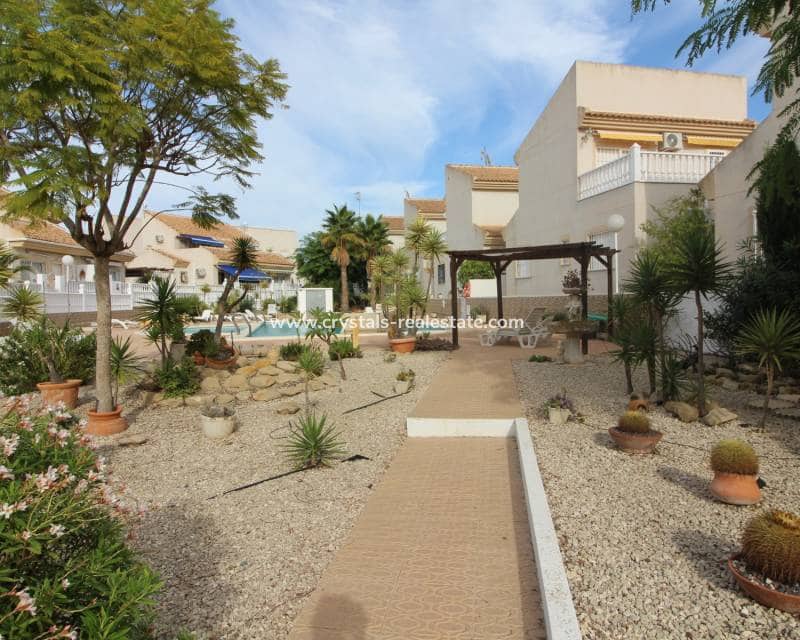 3 sovrum Semi-fristående Villa till salu i Ciudad Quesada med pool - 189 950 € (Ref: 9578999)