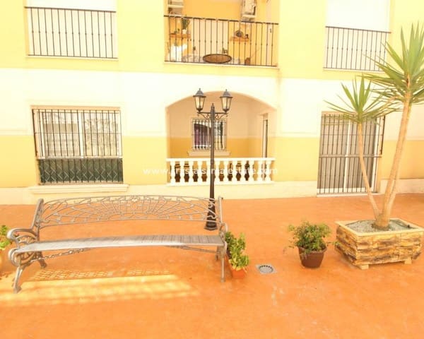 2 bedroom Apartment for sale in Formentera del Segura with pool - € 79,000 (Ref: 9579000)