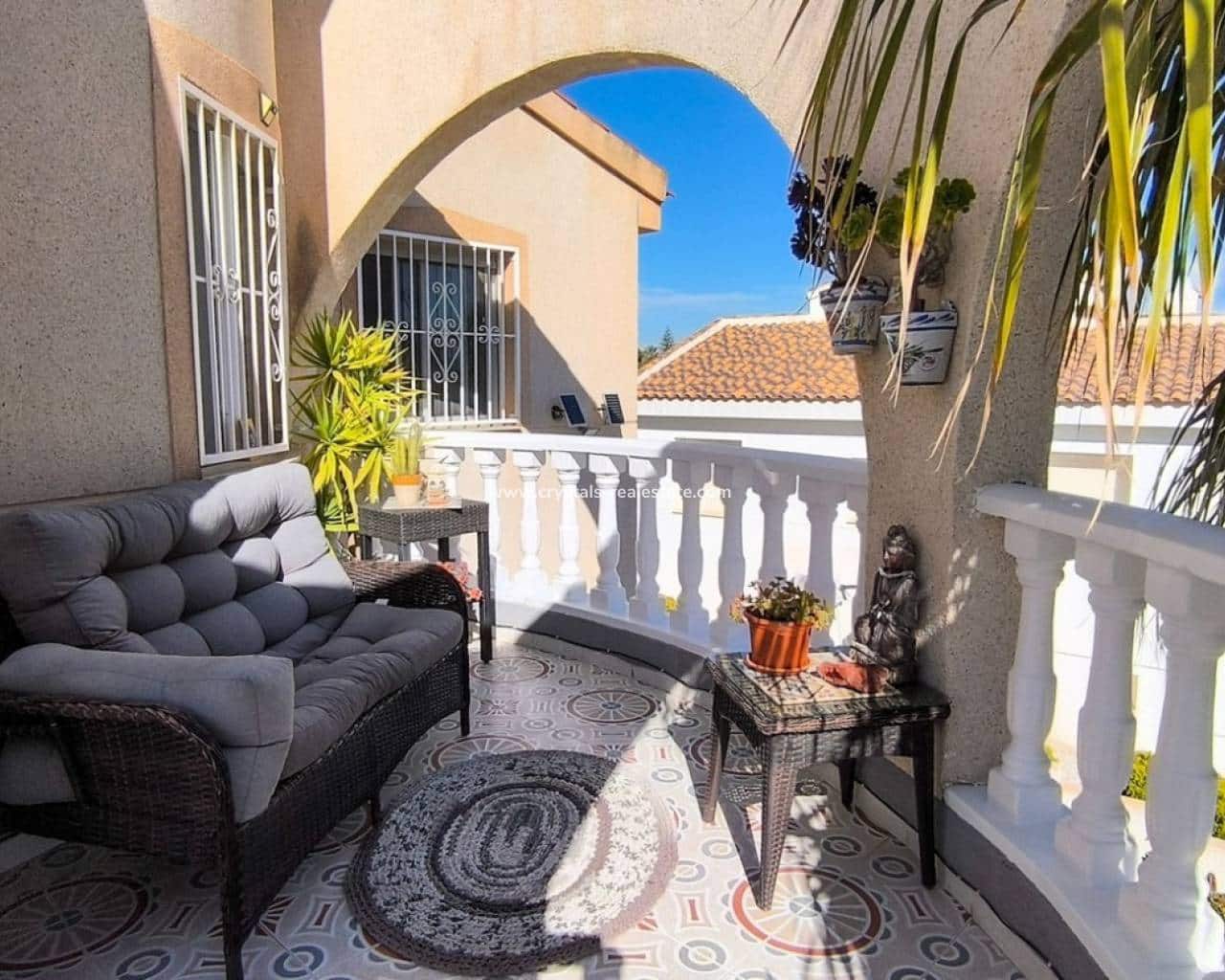 3 soverom Villa til salgs i Ciudad Quesada med svømmebasseng garasje - € 375 000 (Ref: 9580087)