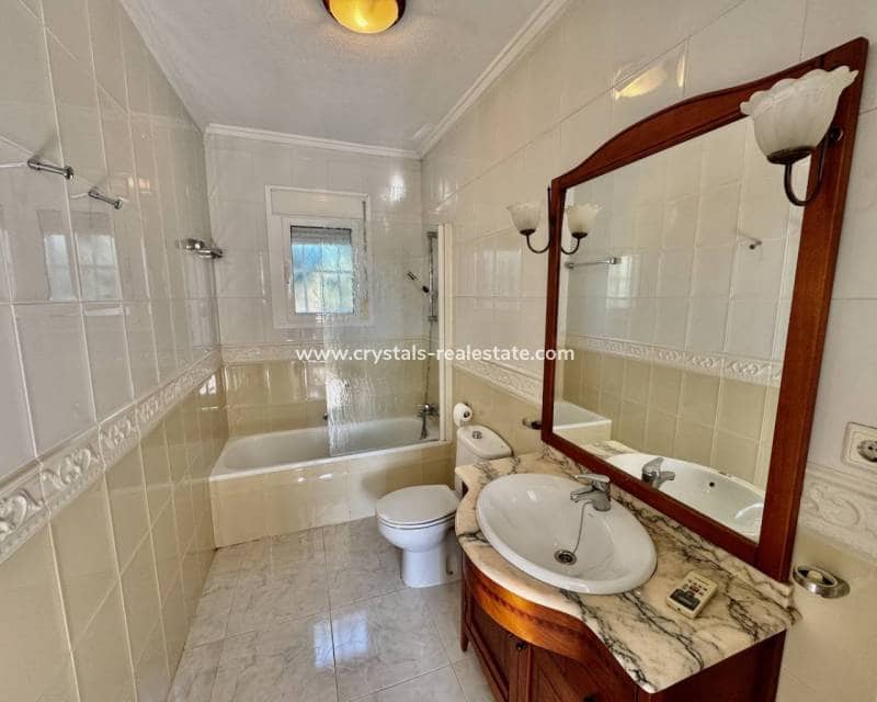 4 Zimmer Villa zu verkaufen in Lo Pepin mit Pool - 375.000 € (Ref: 9580274)