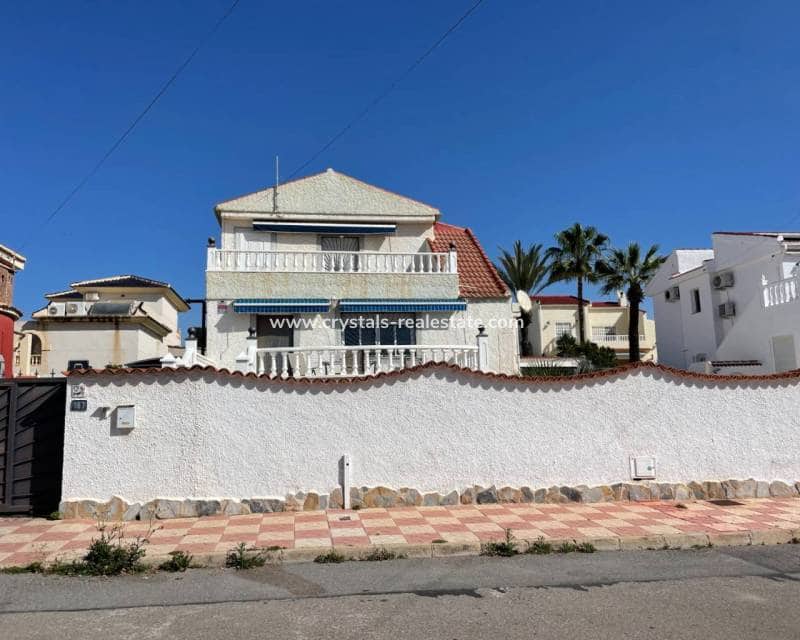 3 bedroom Villa for sale in Ciudad Quesada with pool - € 375,000 (Ref: 9580277)