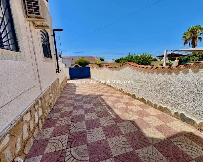 3 bedroom Villa for sale in Ciudad Quesada with pool - € 375,000 (Ref: 9580277)