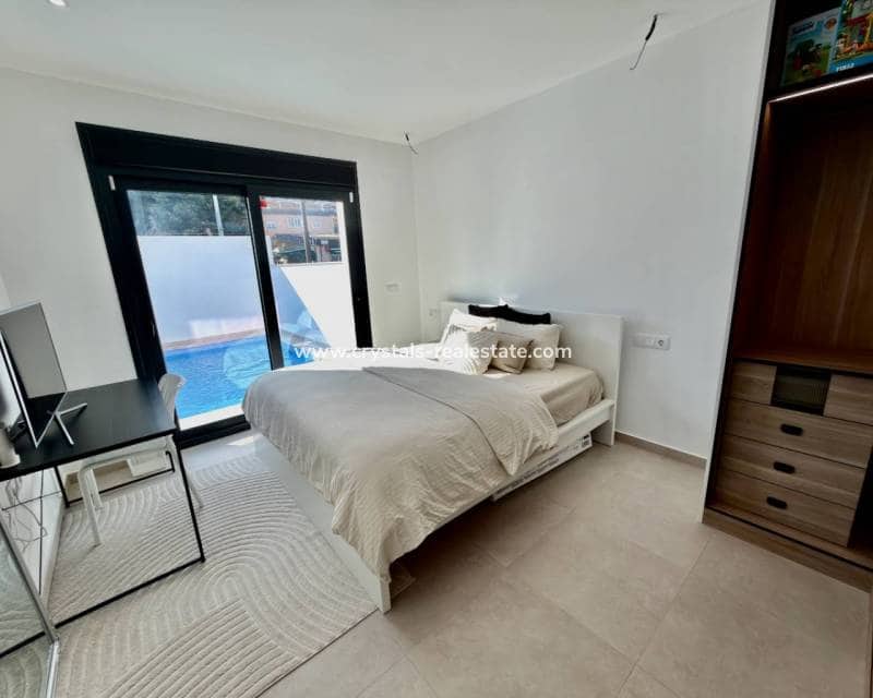 3 sovrum Villa till salu i Formentera del Segura med pool - 325 000 € (Ref: 9580279)