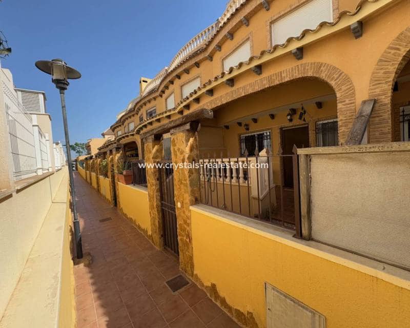 4 camera da letto Villa in vendita in Guardamar del Segura con piscina - 249.995 € (Rif: 9580280)