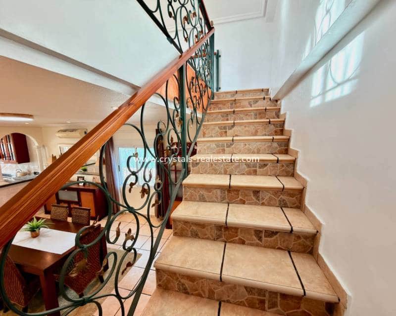 Chalet de 4 habitaciones en Hondón de los Frailes en venta - 275.000 € (Ref: 9580281)