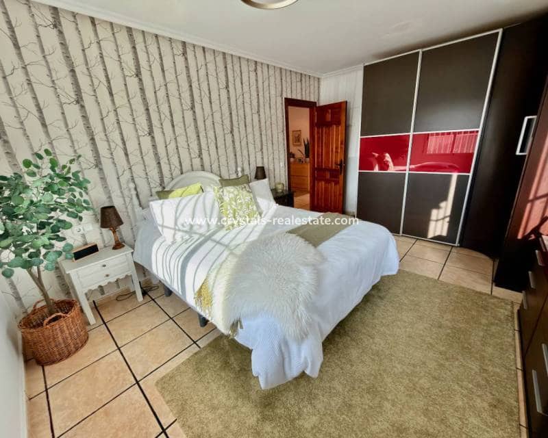 Chalet de 4 habitaciones en Hondón de los Frailes en venta - 275.000 € (Ref: 9580281)