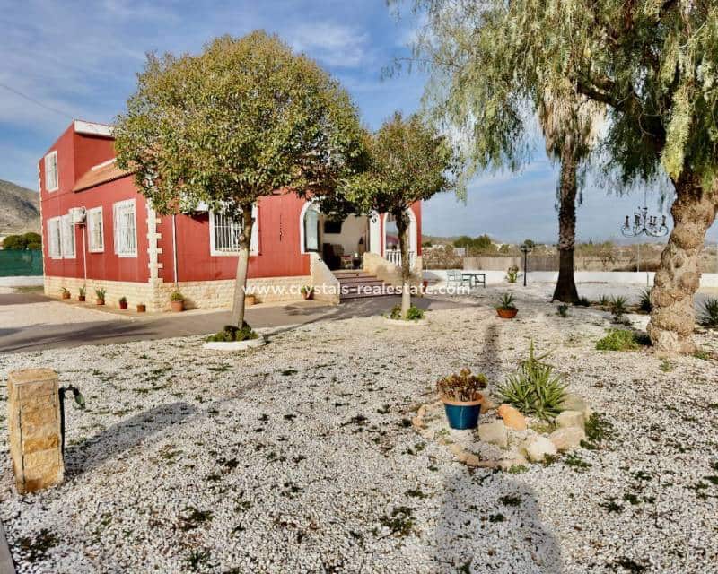 Chalet de 4 habitaciones en Hondón de los Frailes en venta - 275.000 € (Ref: 9580281)