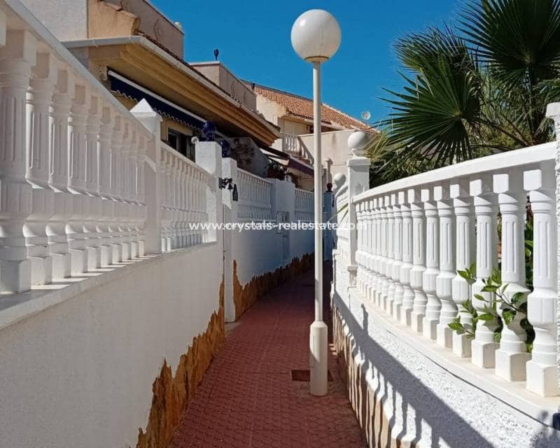 3 sovrum Semi-fristående Villa till salu i Ciudad Quesada med pool - 179 950 € (Ref: 9605443)