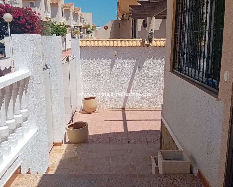 3 sovrum Semi-fristående Villa till salu i Ciudad Quesada med pool - 179 950 € (Ref: 9605443)