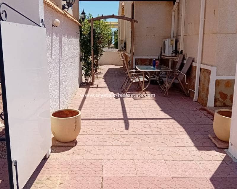 3 sovrum Semi-fristående Villa till salu i Ciudad Quesada med pool - 179 950 € (Ref: 9605443)