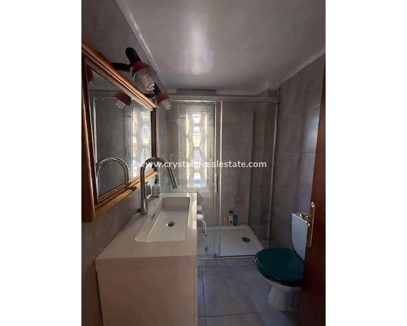 4 quarto Apartamento para venda em Guardamar del Segura - 189 000 € (Ref: 9656984)